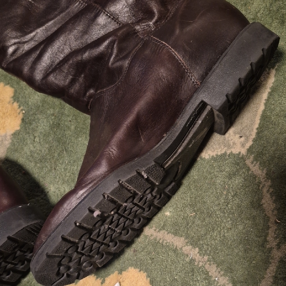 Brown Leather Shearling-Lined Boots - Picture 4 of 12